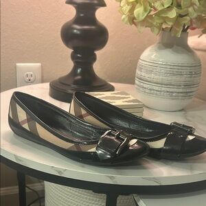 Burberry Patent Leather flats